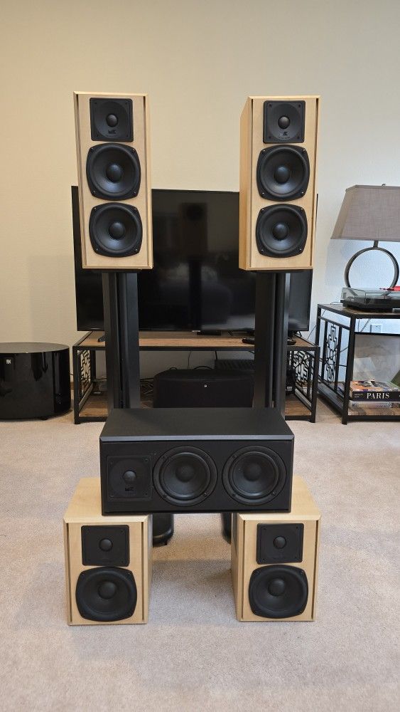 Miller & Kreisel 5 speakers set in new condition
