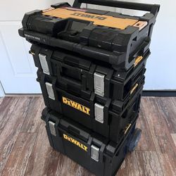 DeWalt - Tough System - Toolboxes & Radio