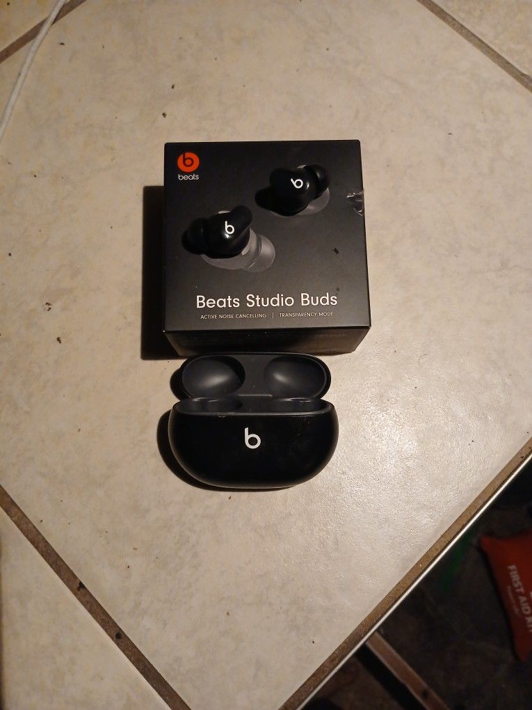 Beats Studio Buds
