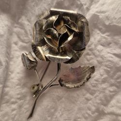 VERY VINTAGE TAXCO MEXICAN ROSE PIN