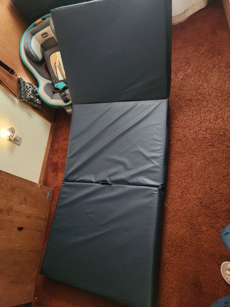 2 Sleeping Mats