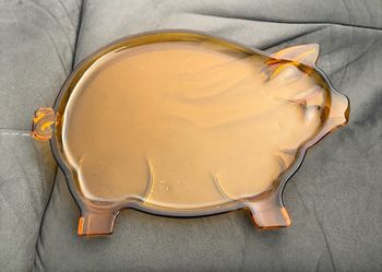 Tiara Indiana Glass Amber Pig Plater