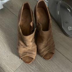 Naya Camel Wedges