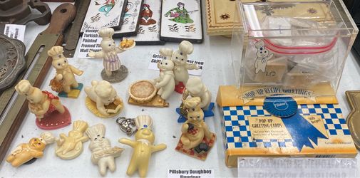 90’s Pillsbury Doughboy Figures magnets and recipe cards (READ DESC)