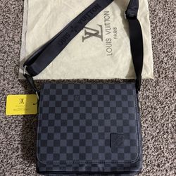 Louis Vuitton Messenger Bag