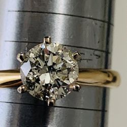 1.06 Carat Round Cut Diamond Solitaire Set in 14K YG