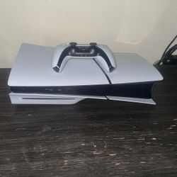 PS5 (cables, One Remote And 5 Games) 