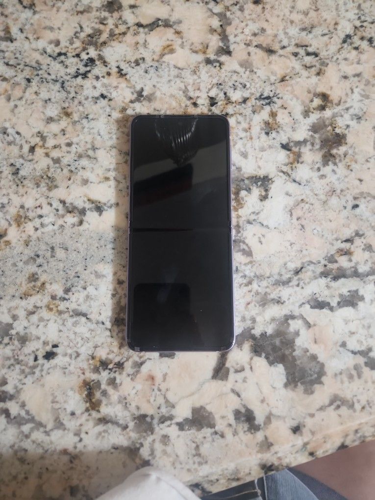 Samsung Galazy Flip 3 Brand New