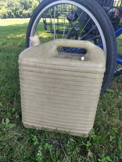 Old Vintage 5 Gallon 💦 Water or Gas Gasoline ⛽ Jug Container