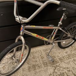 Vintage ‘’90s GT Interceptor