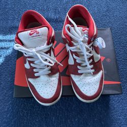 Dunk Low Premium SB Valentine’s Day 2014 Size 11 Used No Box