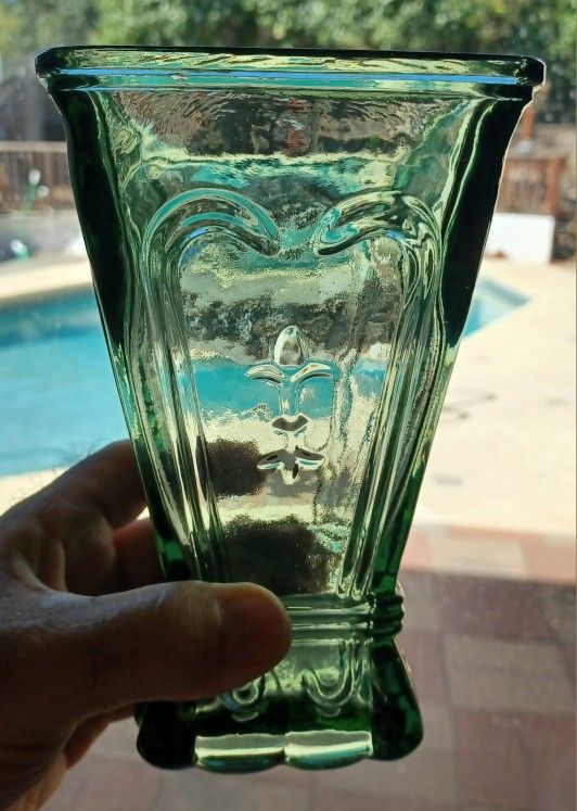 Fleur de Lis Emerald Green Art Glass