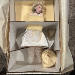 1991 Marilyn Monroe Franklin Heirloom Doll