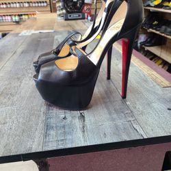 Christian Louboutin Platform Peeptoe Blk Leather Heels