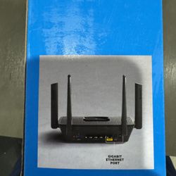 LINKSYS  Tri Band Max Stream WiFi Router!