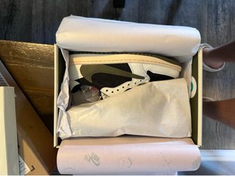 Travis Scott Jordan 1 Retro Low Olive DS
