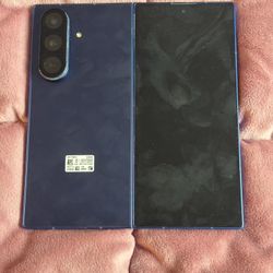 Samsung Fold 7  (AT&T LOCKED)