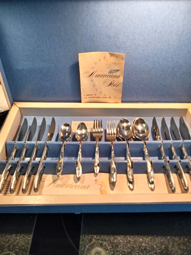 Vintage Americana Star Tableware
