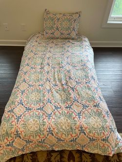 Twin Size Unisex Comforter w/sham