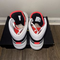 Jordan 1 Mid Summit White / Black