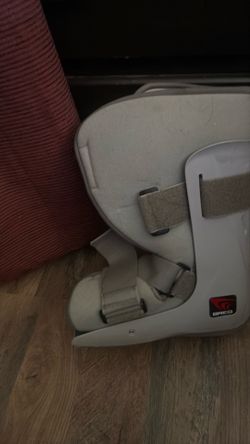 Medical foot brace