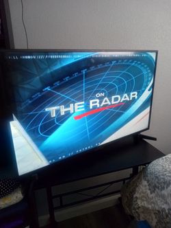 43" INSIGNIA TV