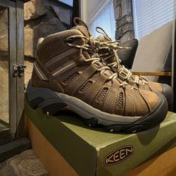 Keen Hiking Boots 