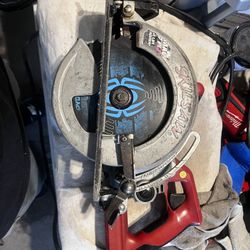 SKIL 15-Amp 7-1/4-in Worm Drive Corded Circular Saw