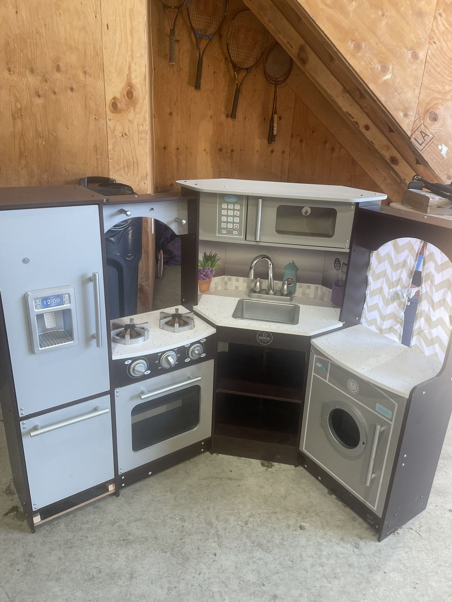 Play Kitchen 