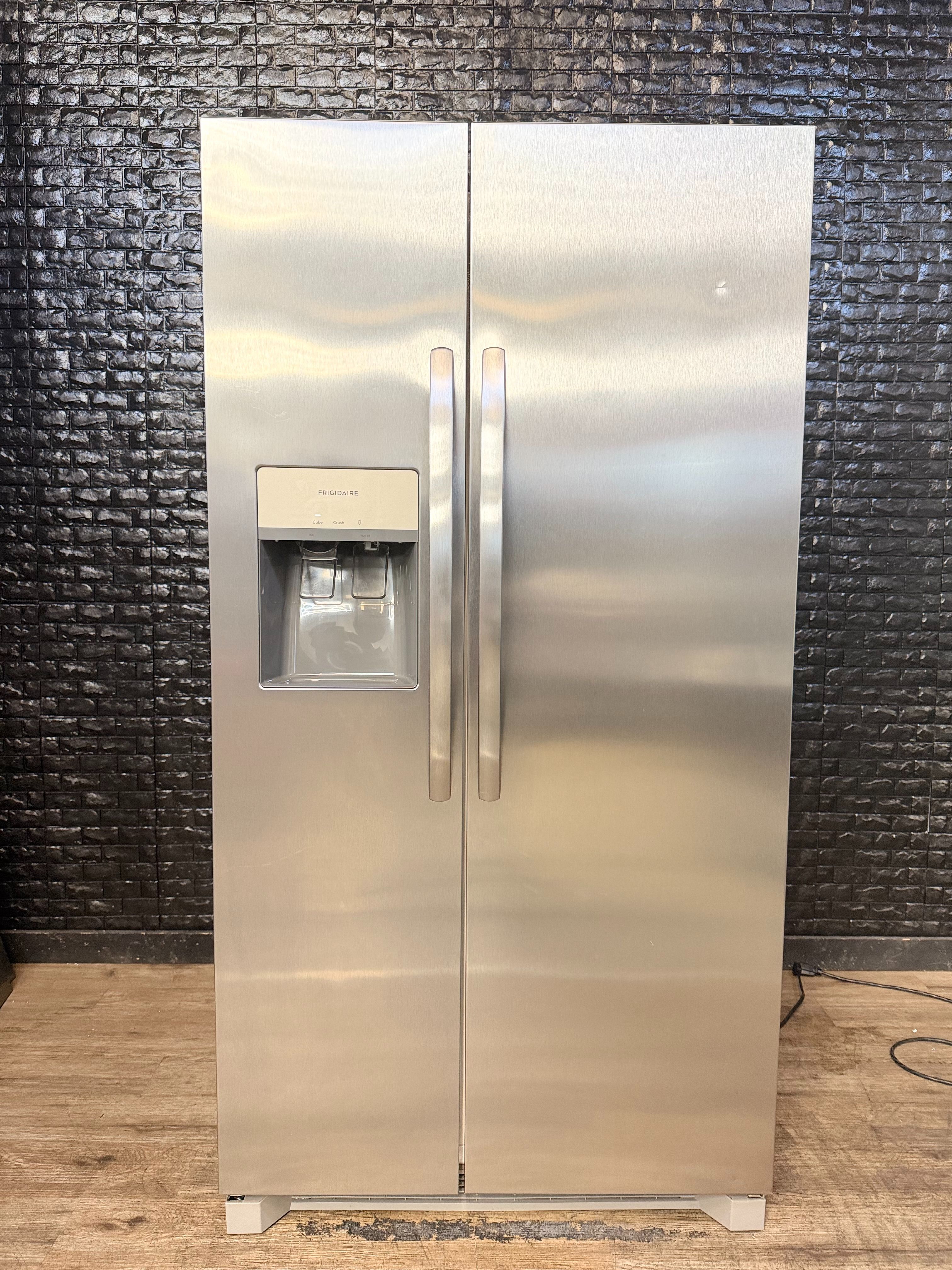 FRIGIDAIRE SIDE BY SIDE REFRIGERATOR w/WARRANTY! R2946A