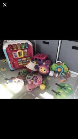 Baby bundle w clothes and shoes