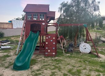 Kids tree house