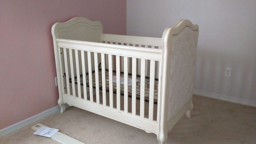 Upholstered Crib 