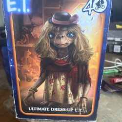 NECA 40th Anniversary DRESS-UP E.T. Extra-Terrestrial Ultimate Action Figure NEW