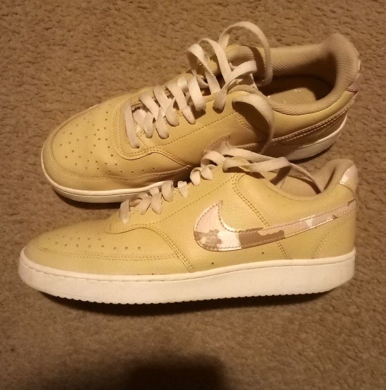 Women's Nike Court Vision Low Sneakers
