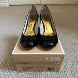 Micheal Kors Black Heels