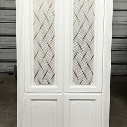 Elegant White Wooden Cabinet 