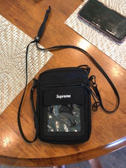 Supreme shoulder bag (receipt for proof)