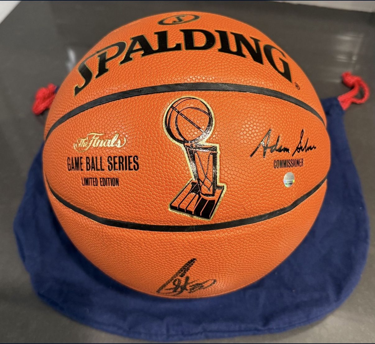 Stephen Curry Autographed Spalding NBA Finals Logo Basketball (limited edition)