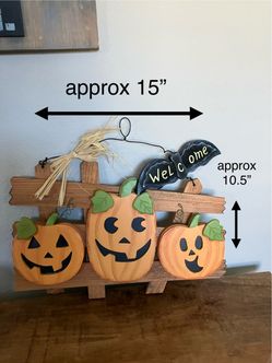 Wooden Halloween Welcome Sign with Pumpkins and Bat