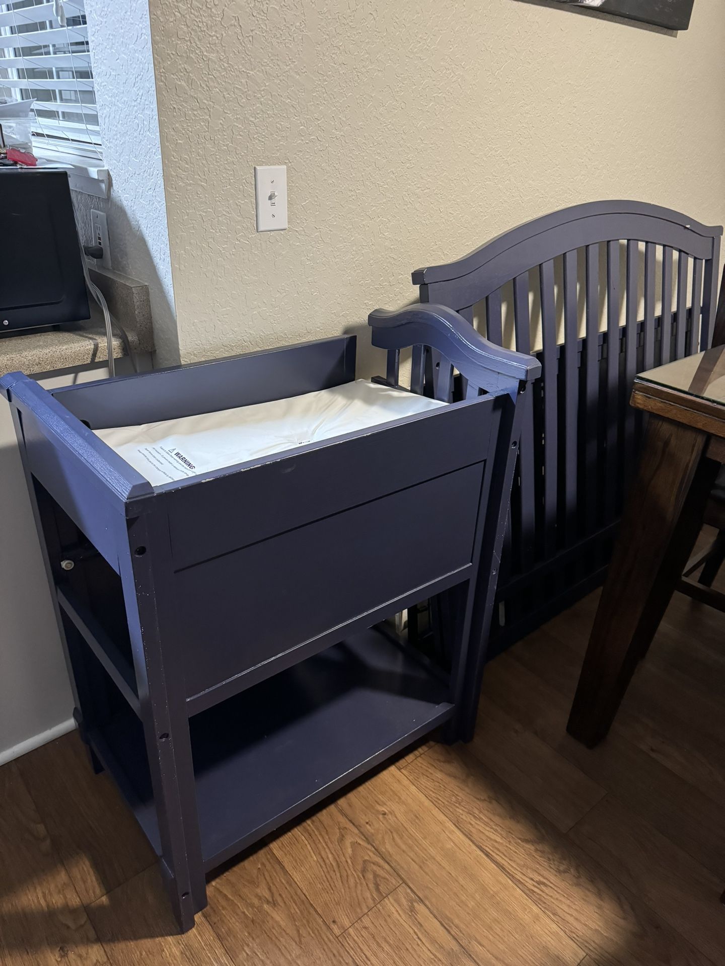 Baby Crib With Changing Table 