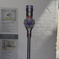 Dyson V8 Vacuum Brand New 