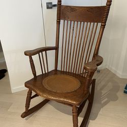 Antique Windsor rocking chair With Embossed Leather Chair Seat