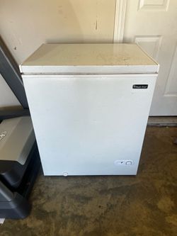 Chest freezer 5.0 cu. Ft.