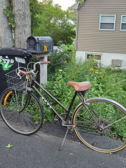 Ross EuroTour Vintage Road Bike with Basket