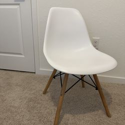 Chair/ Silla 