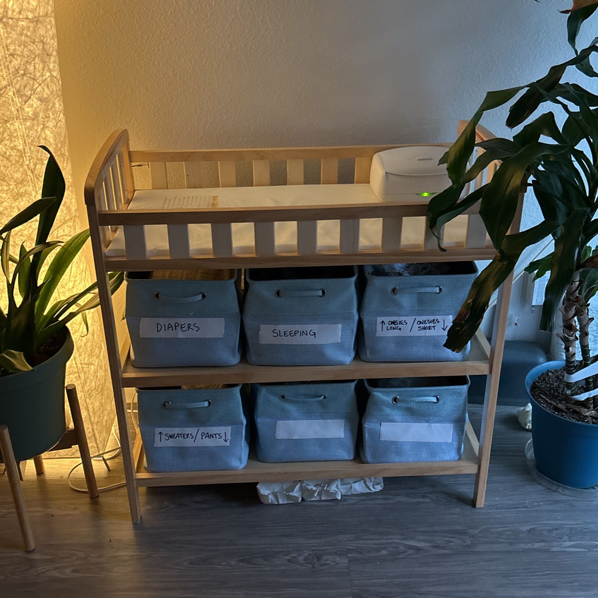 Changing Table (Dream On Me Emily) With FREE Wipe Warmer