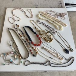 17 Different Necklaces 