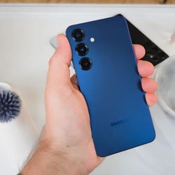 Samsung S25 (Unlocked)