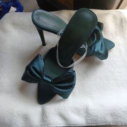 Emerald Green Satin Stilettos Size 39 (7 1/2)